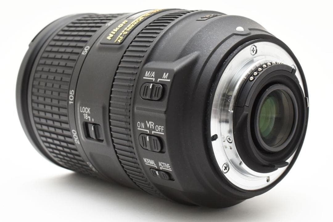 動作品 Nikon AF-S 18-300mm F3.5-5.6 DX VR