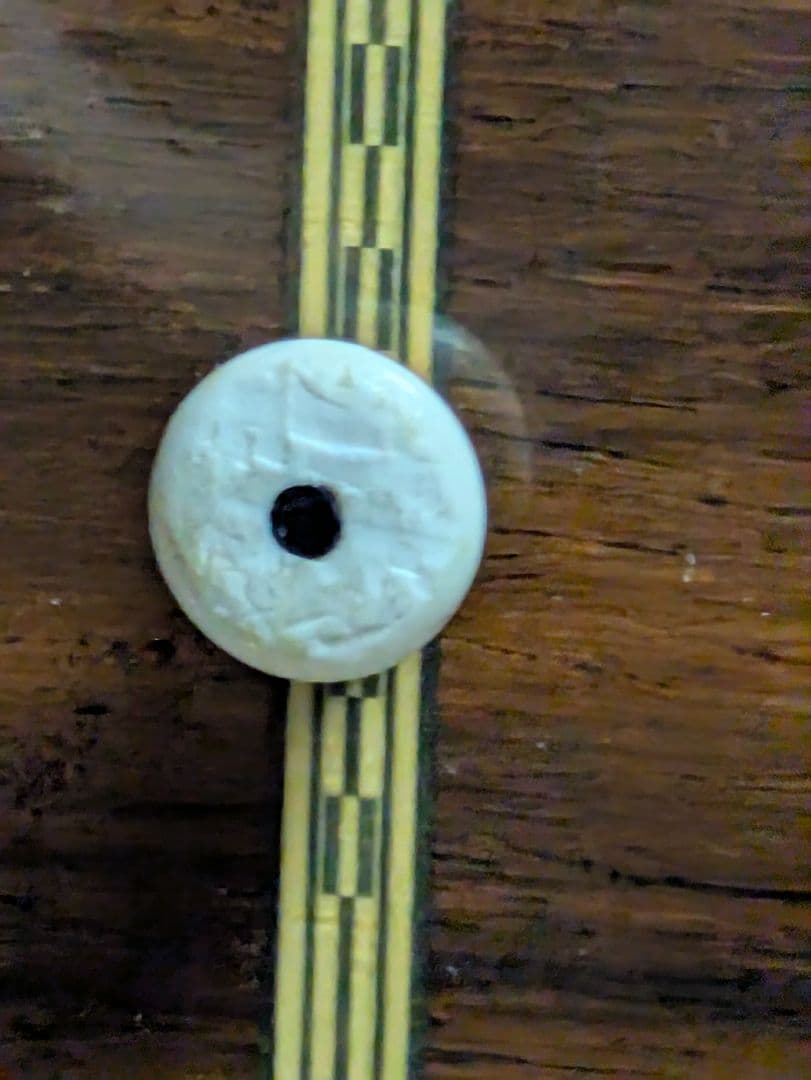 ヤマハ（YAMAHA）のFG-351アコースティックギターです。