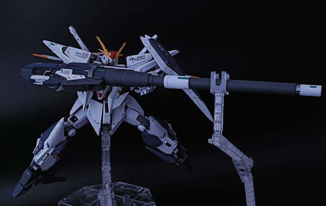 Ξガンダム(クスィーガンダム)塗装完成品ハイパー・メガ・バズーカ・ランチャー装備