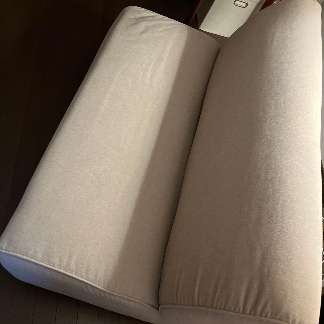 ベージュファブリックソファ