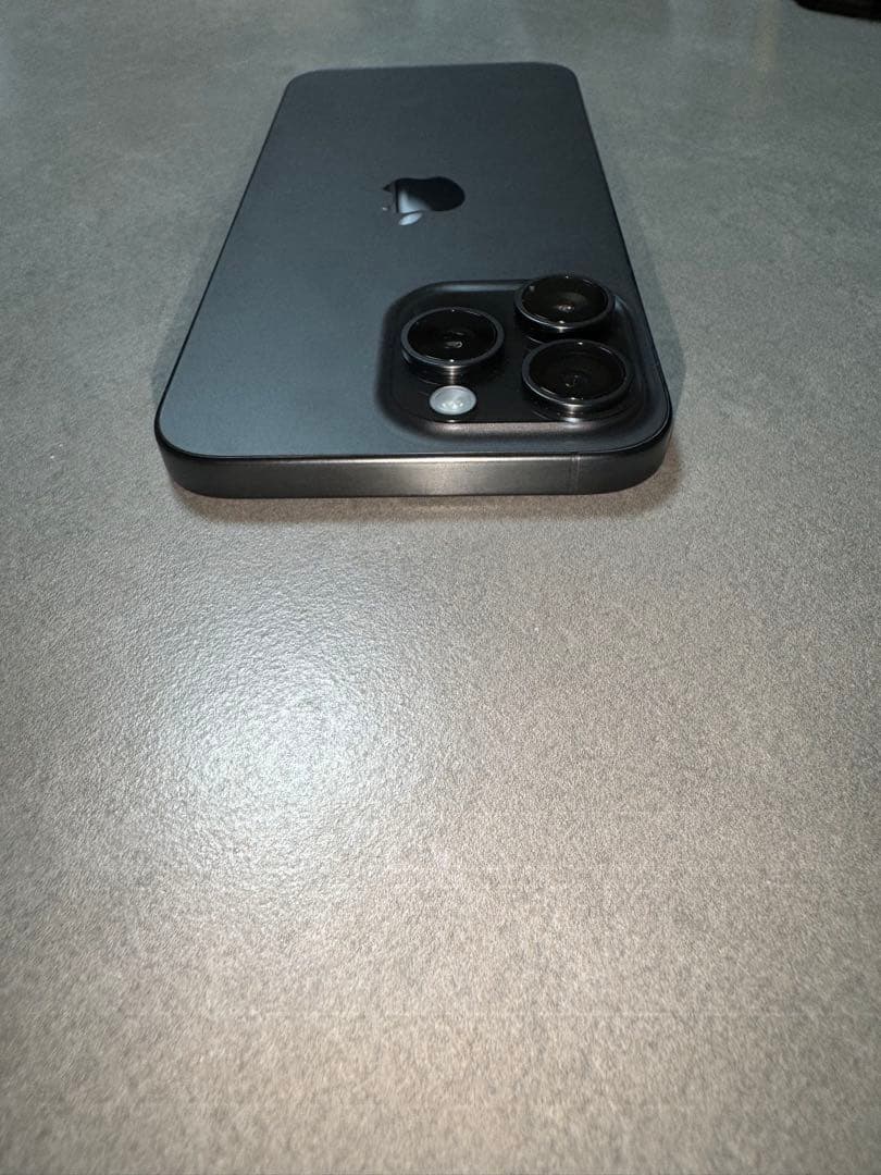 Apple iPhone 15 Pro Max 256GB本体