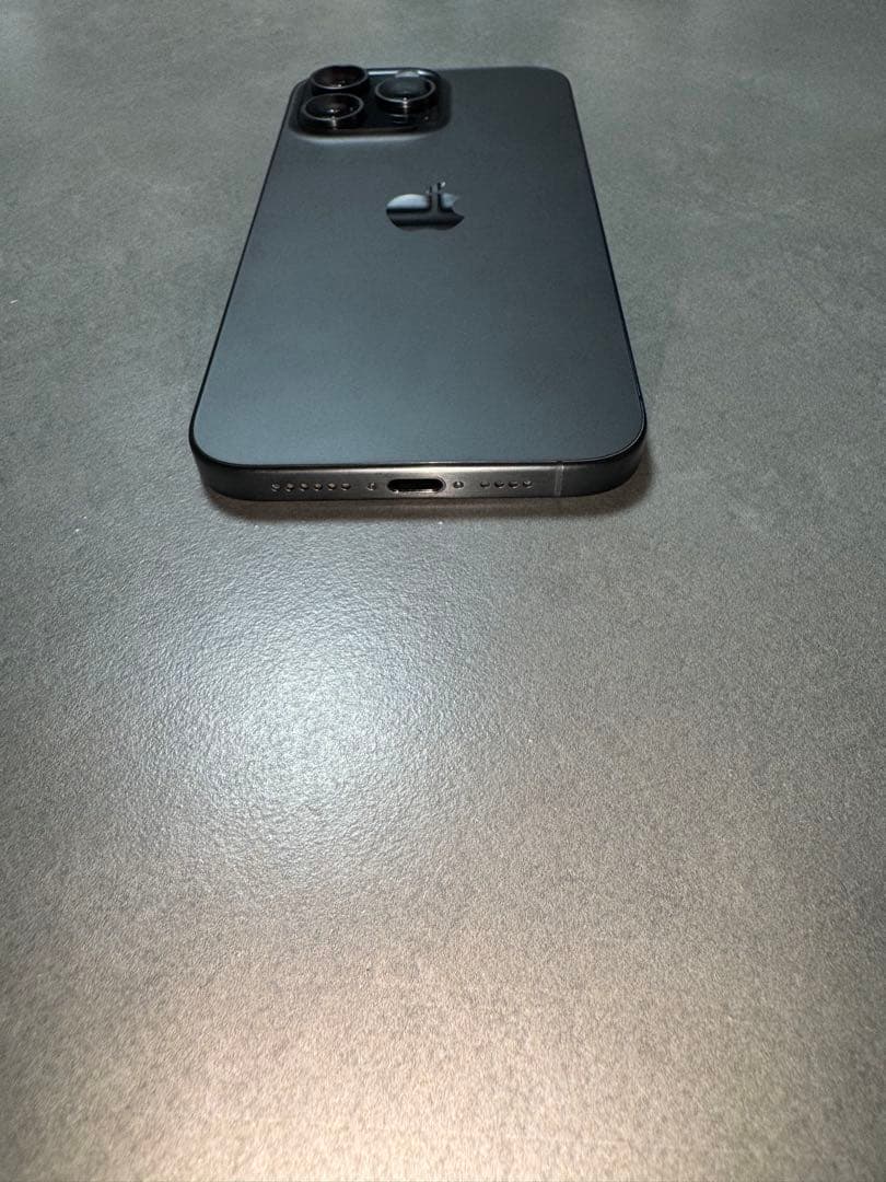 Apple iPhone 15 Pro Max 256GB本体