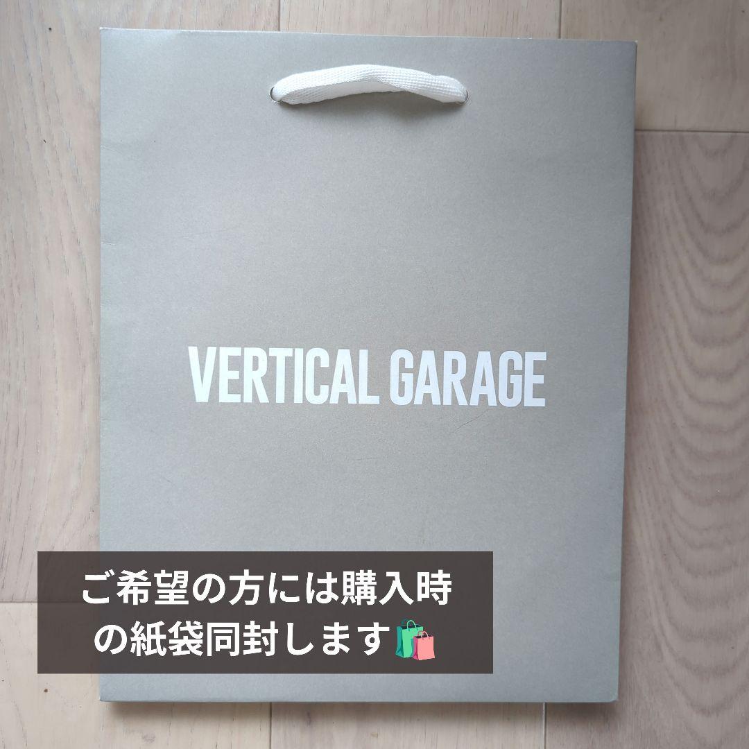 Signature Logo Different Tシャツ FANTASTICS