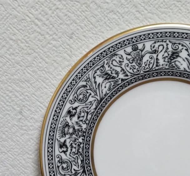 ウェッジウッド・フロレンティーンブラック プレート