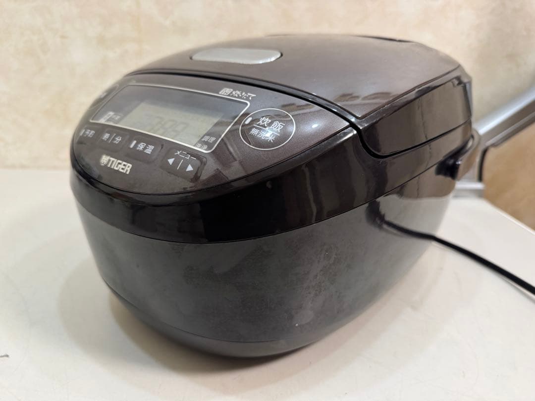 TIGER 5.5合 圧力IH 炊飯器 ブラウン JPK-B100