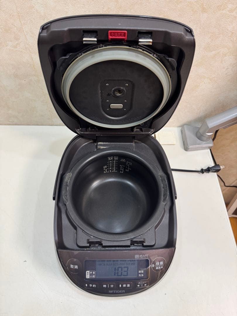 TIGER 5.5合 圧力IH 炊飯器 ブラウン JPK-B100