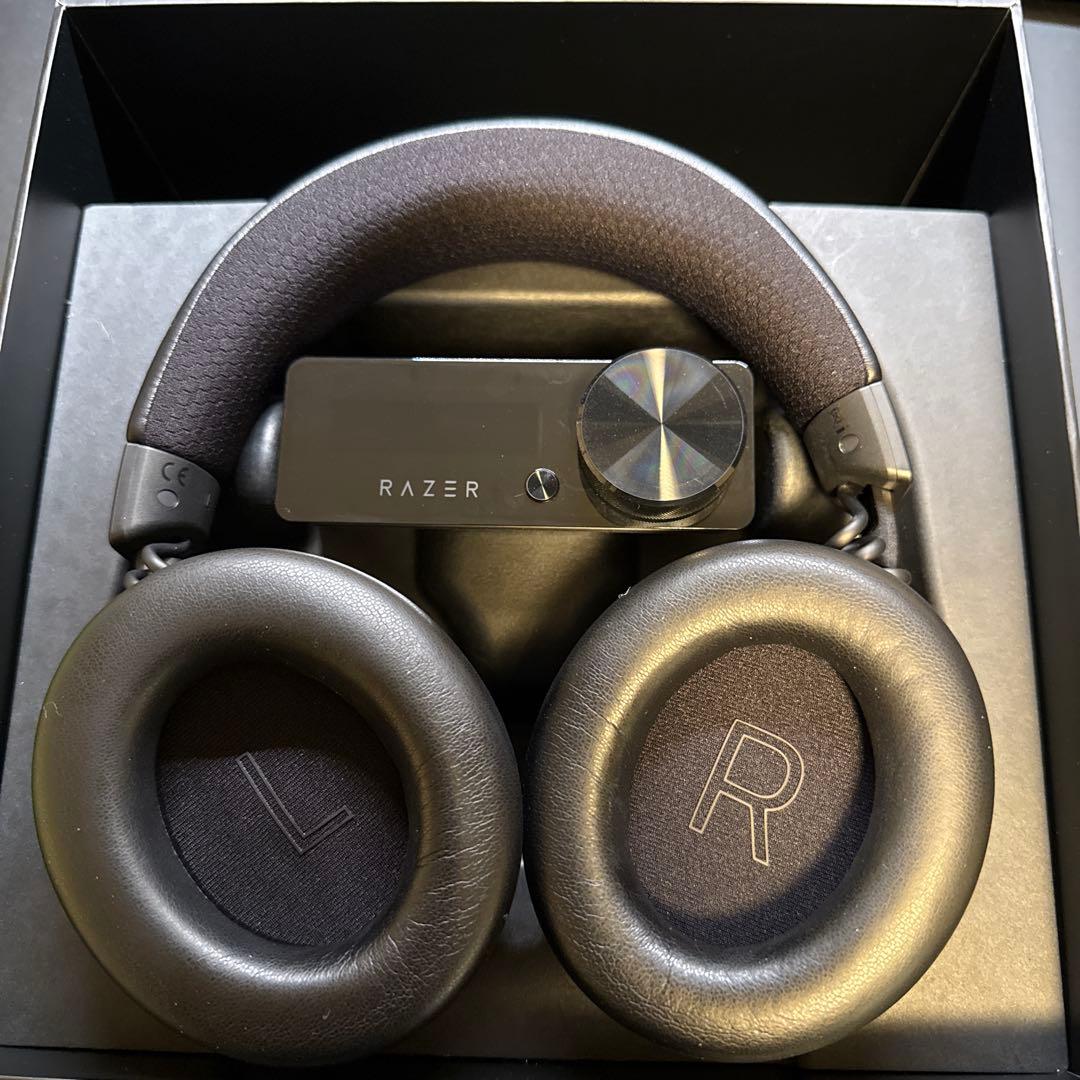 【新品交換品　未使用に近い】　Razer Kraken V4 Pro