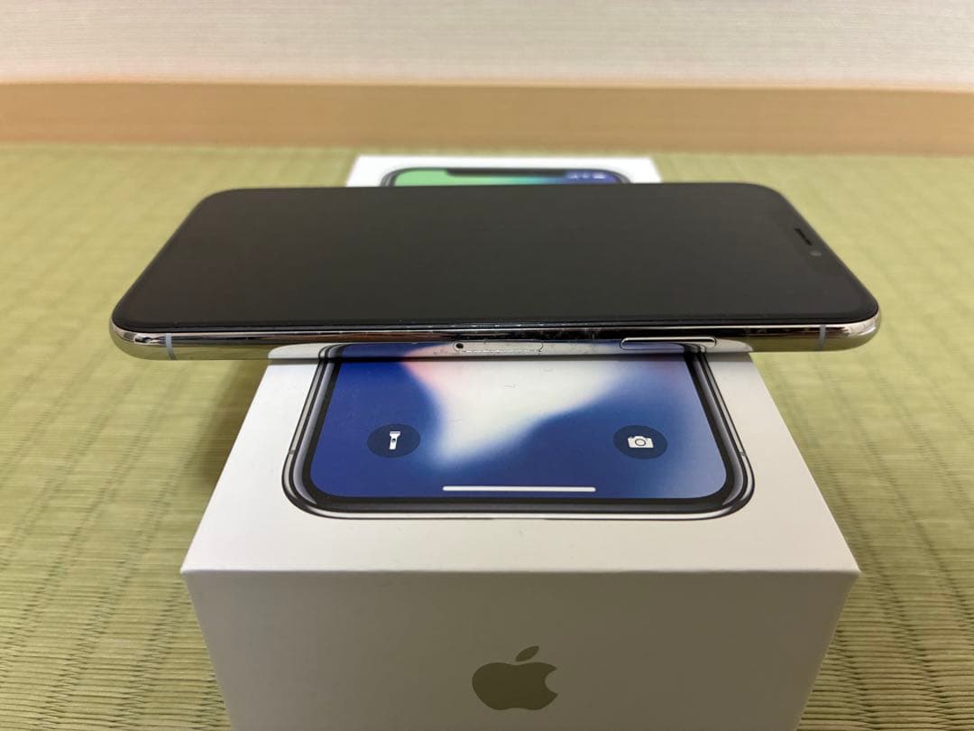 Apple iPhone X シルバー、/ホワイト 本体 64GB