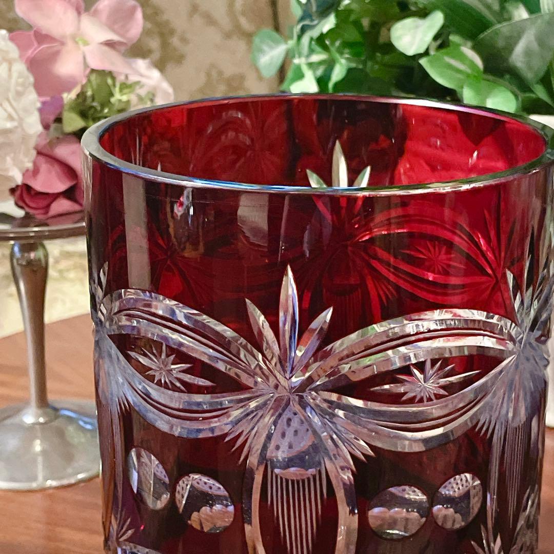 r126r125 ボヘミアクリスタル ルビー被せ 深彫カット フラワーベース
