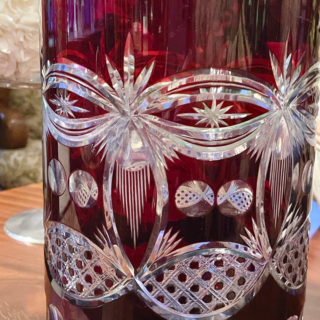 r126r125 ボヘミアクリスタル ルビー被せ 深彫カット フラワーベース