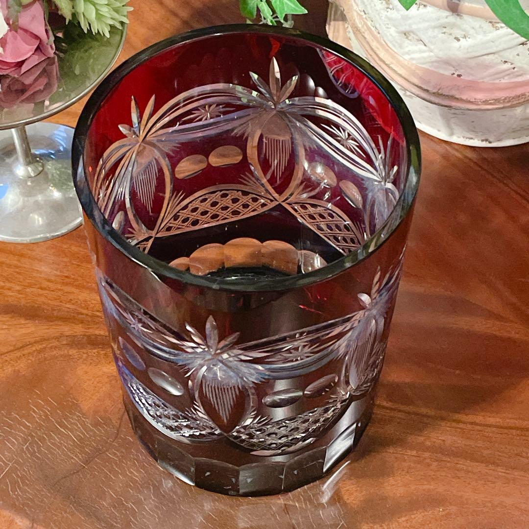 r126r125 ボヘミアクリスタル ルビー被せ 深彫カット フラワーベース