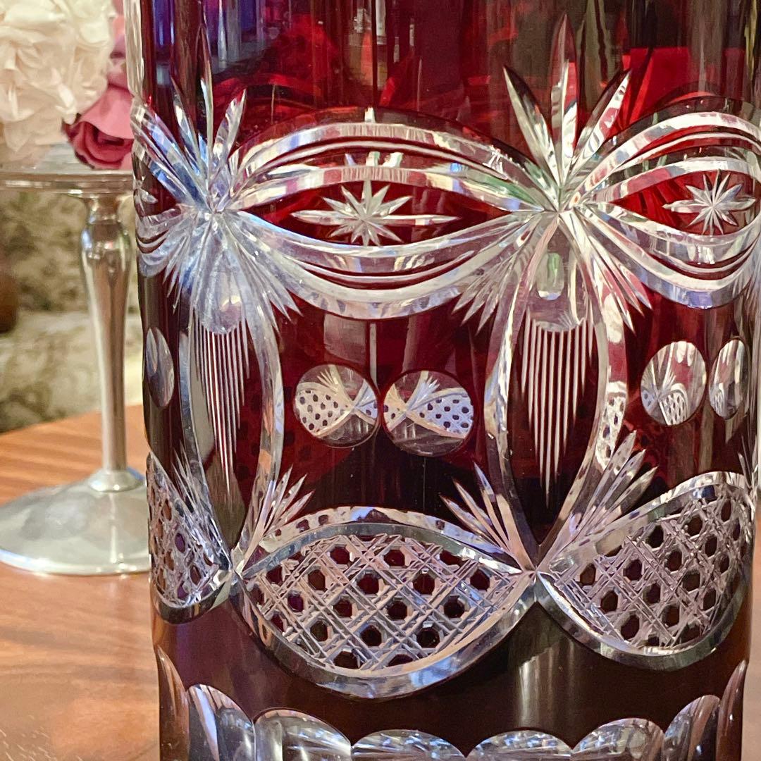 r126r125 ボヘミアクリスタル ルビー被せ 深彫カット フラワーベース