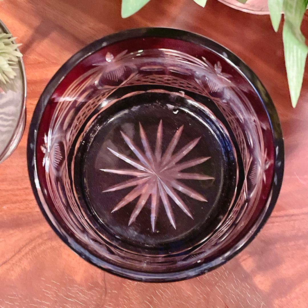 r126r125 ボヘミアクリスタル ルビー被せ 深彫カット フラワーベース