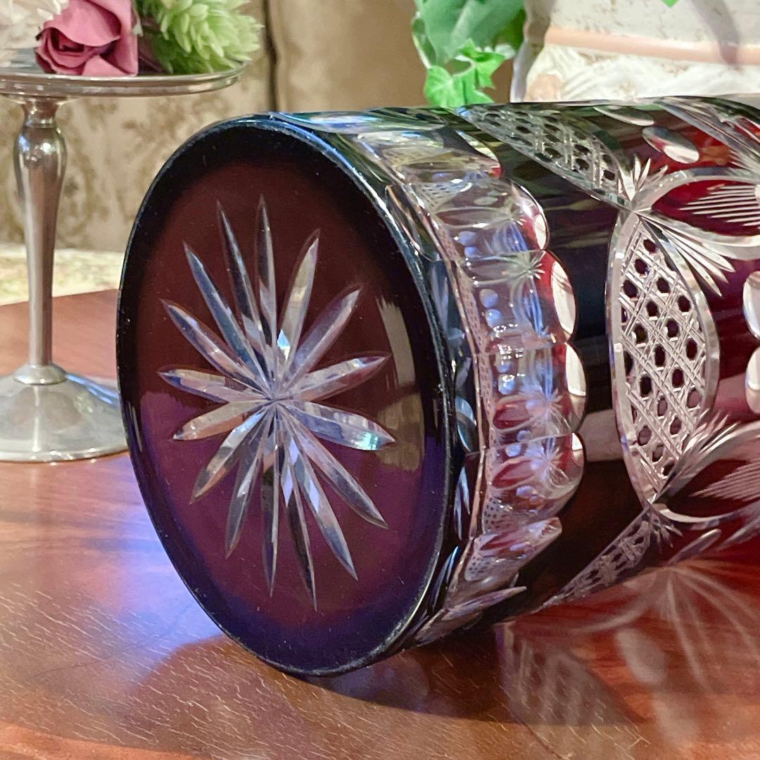 r126r125 ボヘミアクリスタル ルビー被せ 深彫カット フラワーベース