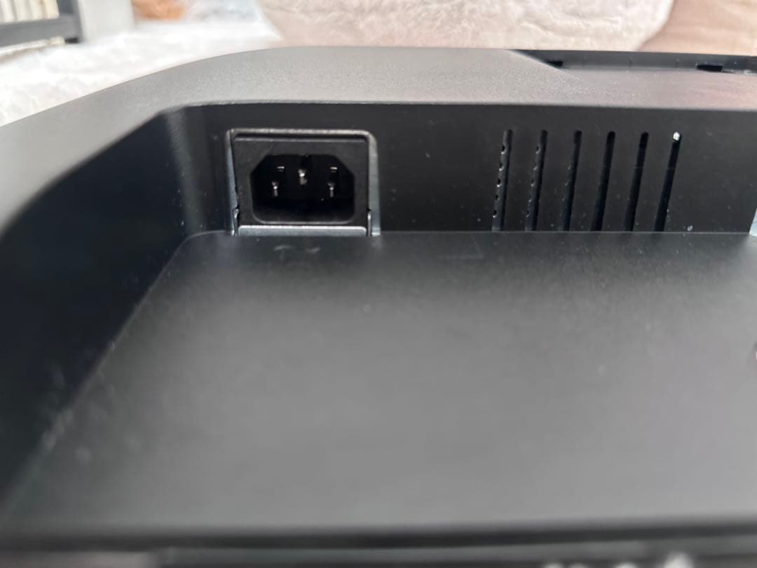 23.8インチ144Hz ゲーミングモニター 黒色ディスプレイ 本体