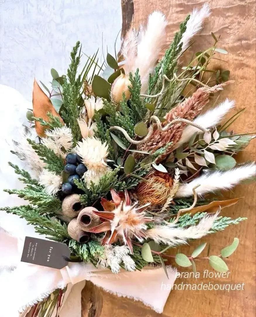 ジュニパーベリーの森のスワッグ　ベルガムナッツとドライアンドラ