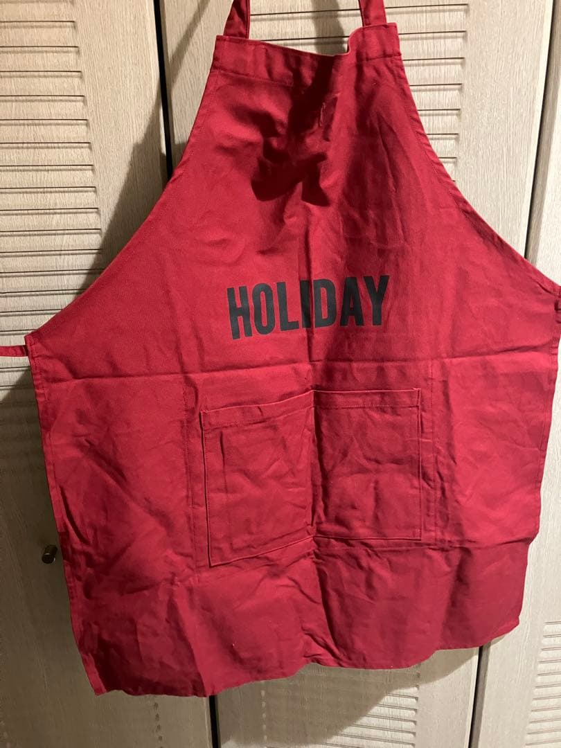 dresssen リバーシブルエプロン ワインレッド　HOLIDAY 缶バッジ付