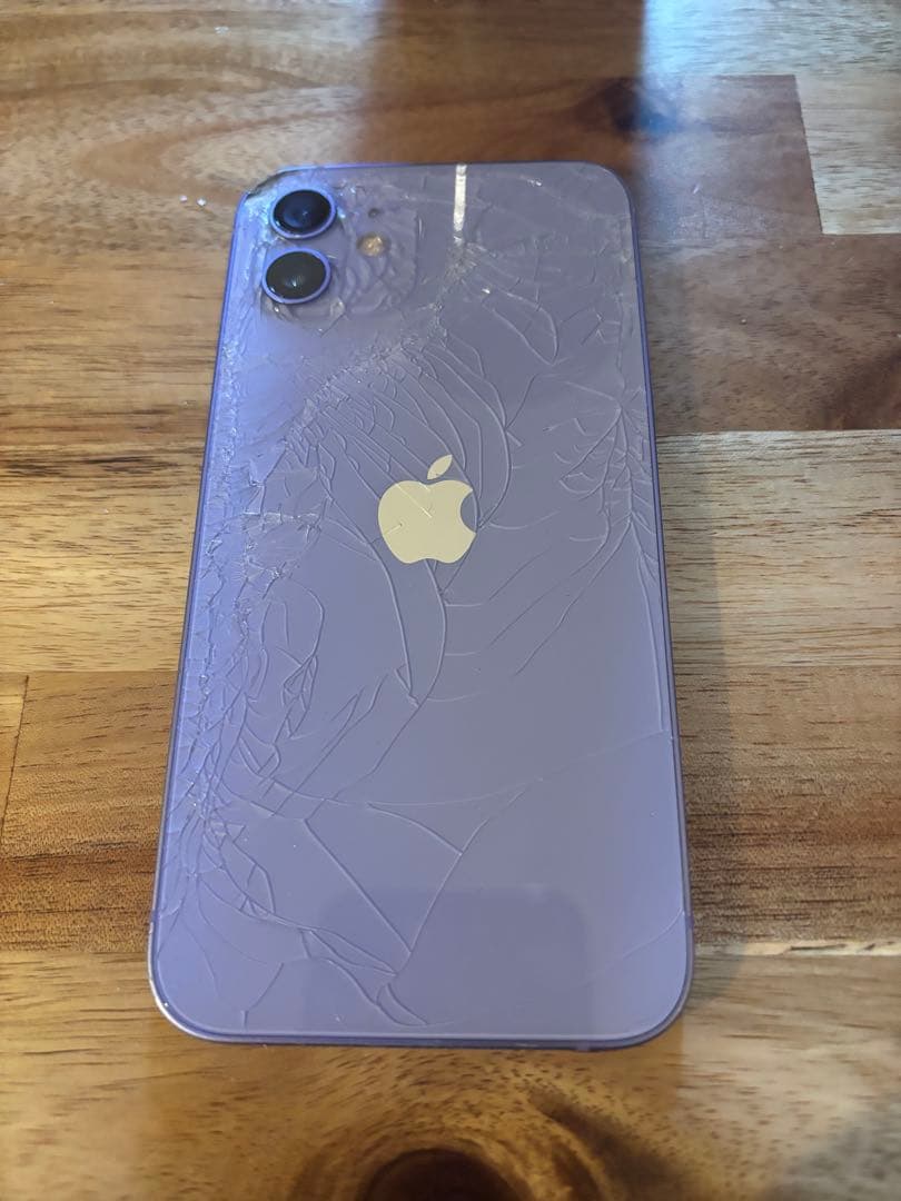 Apple iPhone 12 パープル ひび割れあり ケース付き