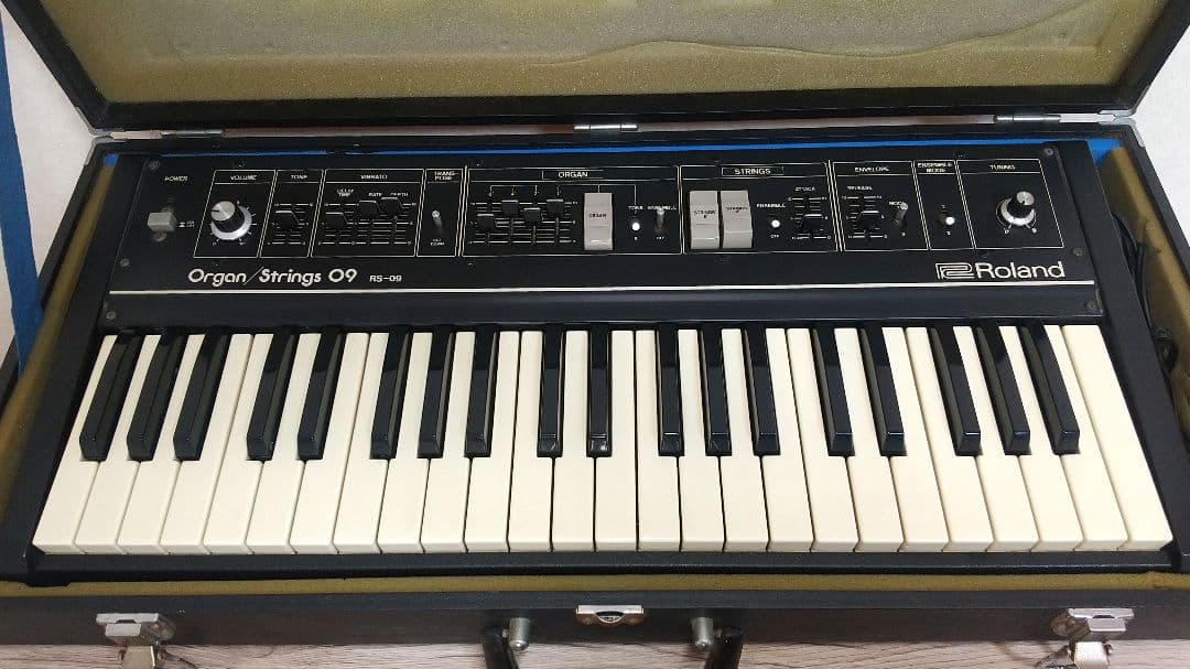 【希少】Roland RS-09 シンセサイザー 純正ハードケース付き
