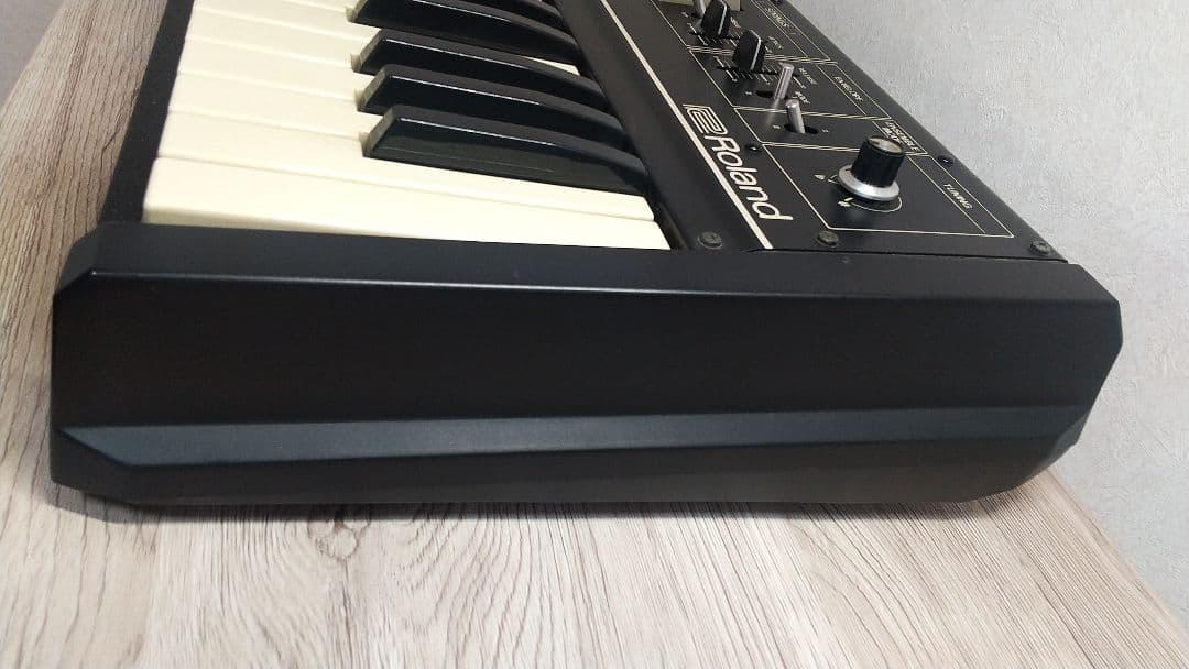 【希少】Roland RS-09 シンセサイザー 純正ハードケース付き