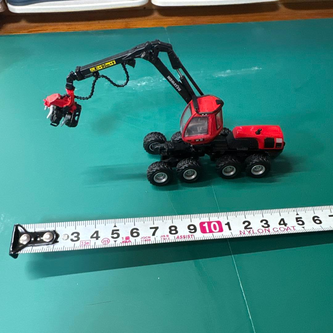 Komatsu 赤いクレーン付きミニカー ホイールハーベスタ