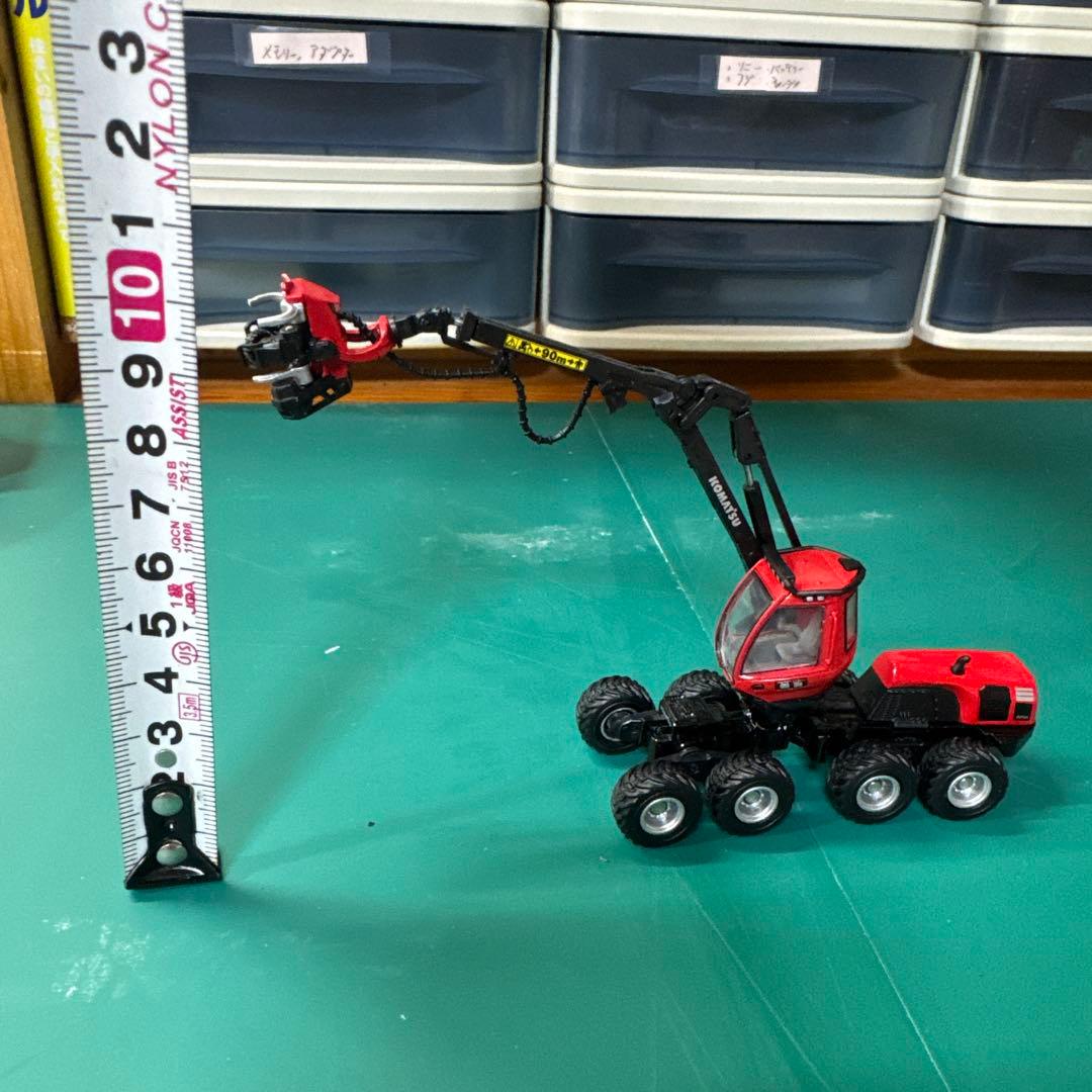 Komatsu 赤いクレーン付きミニカー ホイールハーベスタ