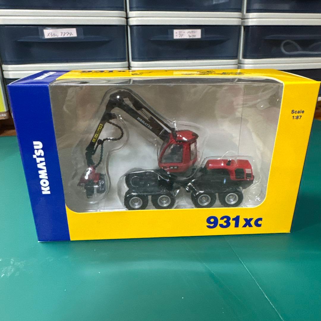 Komatsu 赤いクレーン付きミニカー ホイールハーベスタ