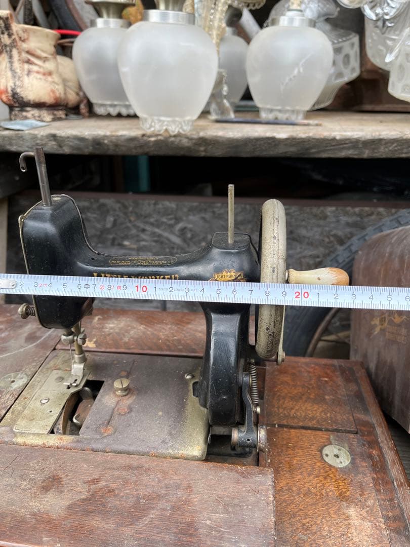 アンティーク手回しミシン、手回しミシン、木製ケース付き手回しミシン、