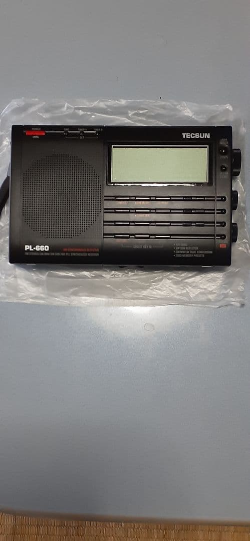 TECSUN PL-660 ワールドバンド受信機