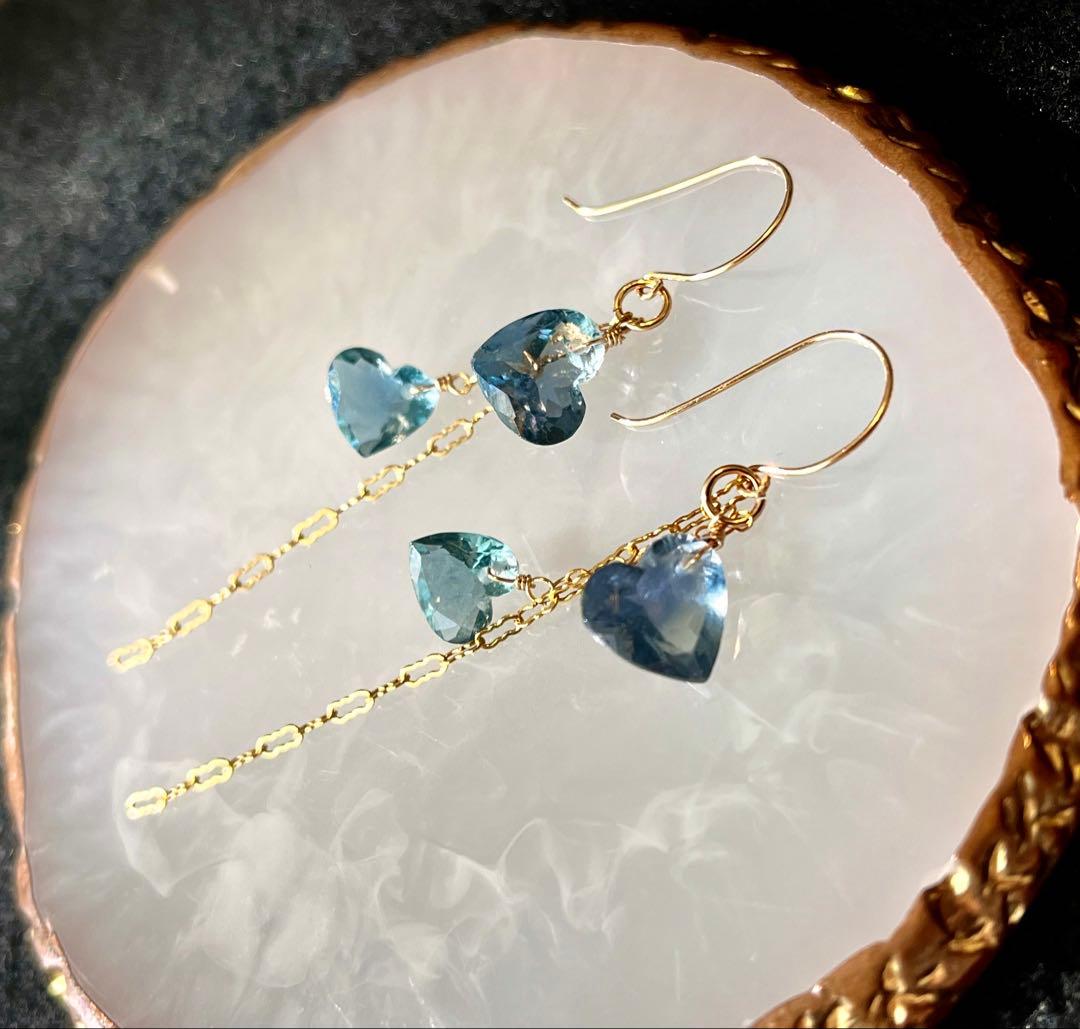 最高品質 ブルーフローライト ハートのピアス