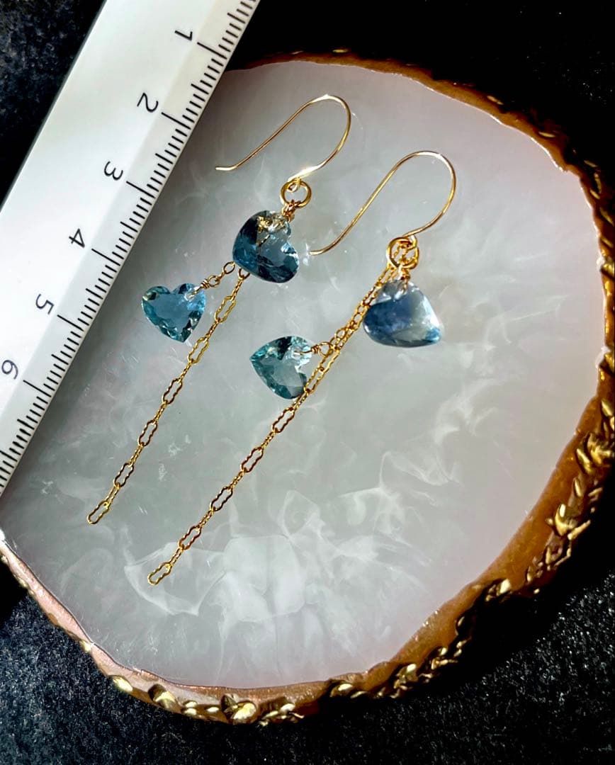 最高品質 ブルーフローライト ハートのピアス