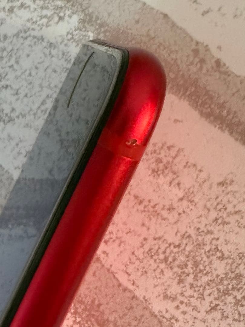 iPhoneSE 第二世代　赤