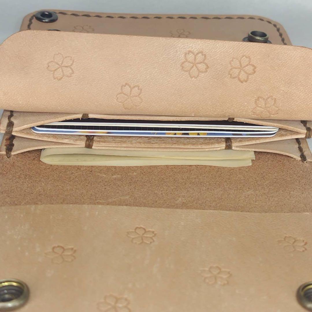 【ハンドメイド】手縫い ヌメ革 ショート トラッカーウォレット サクラ刻印