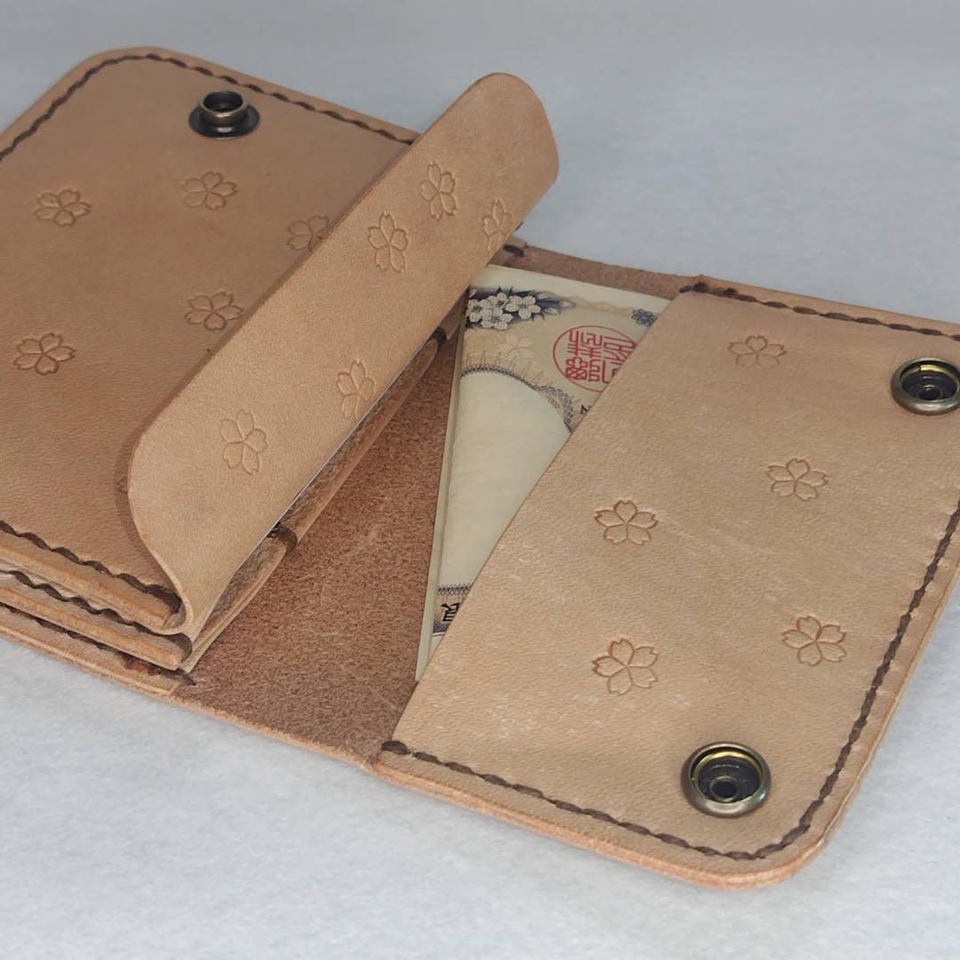 【ハンドメイド】手縫い ヌメ革 ショート トラッカーウォレット サクラ刻印