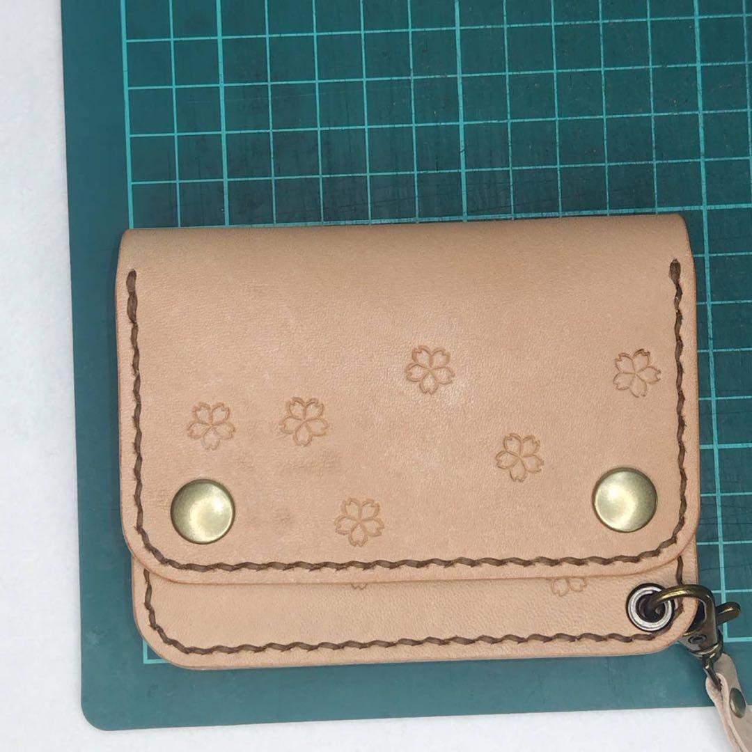 【ハンドメイド】手縫い ヌメ革 ショート トラッカーウォレット サクラ刻印