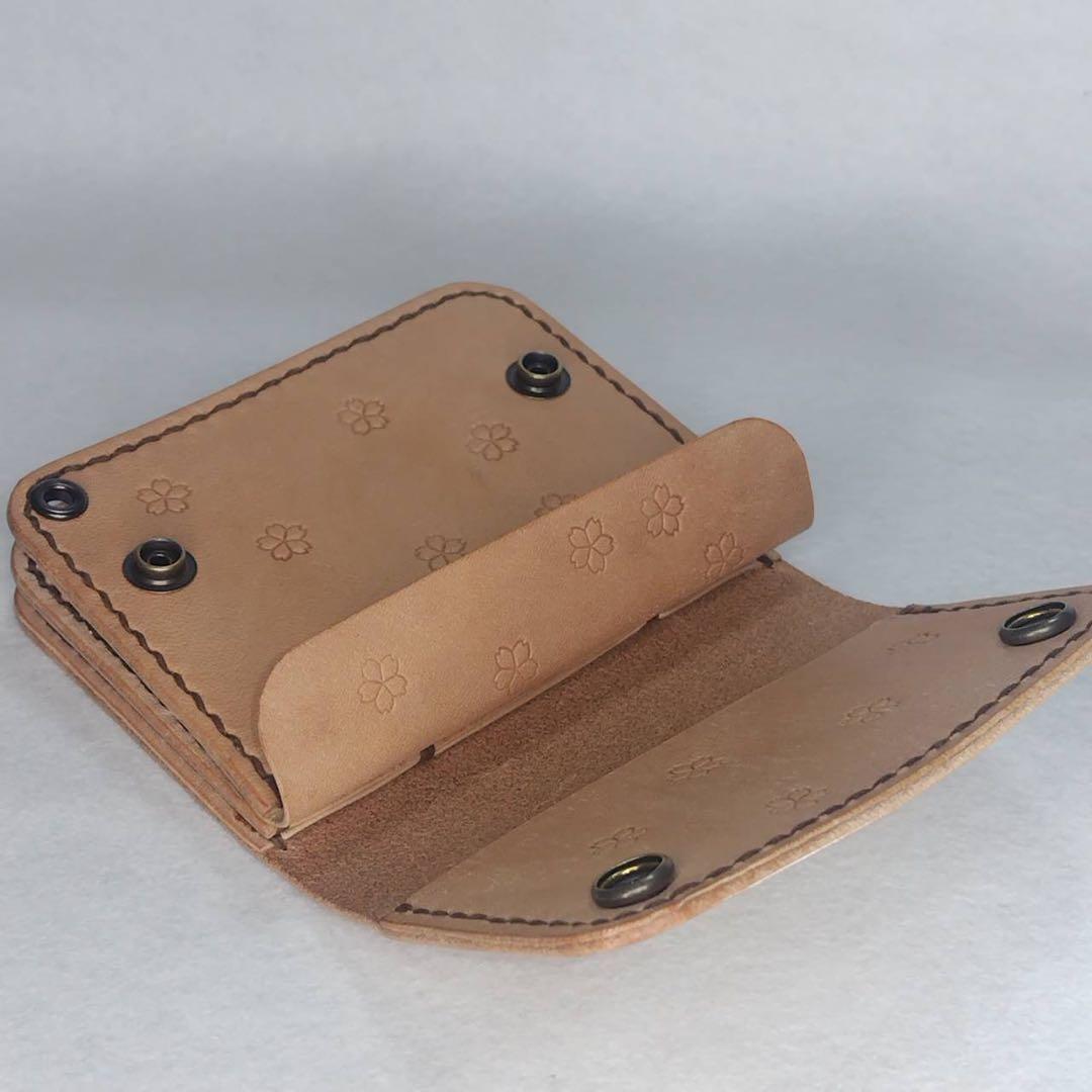 【ハンドメイド】手縫い ヌメ革 ショート トラッカーウォレット サクラ刻印