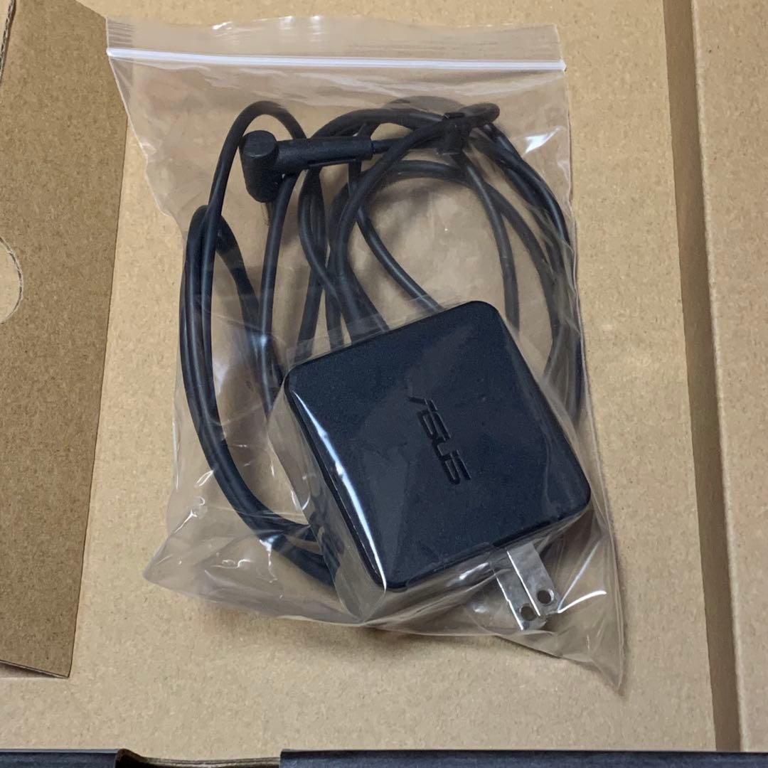 ASUS ノートPC E402WA