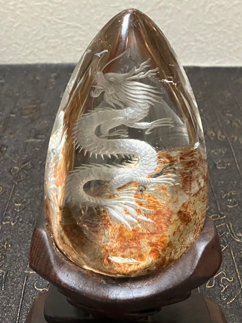 オーロラクォーツ龍彫置物　台座付　約115.3×約68.6mm×約50.4mm