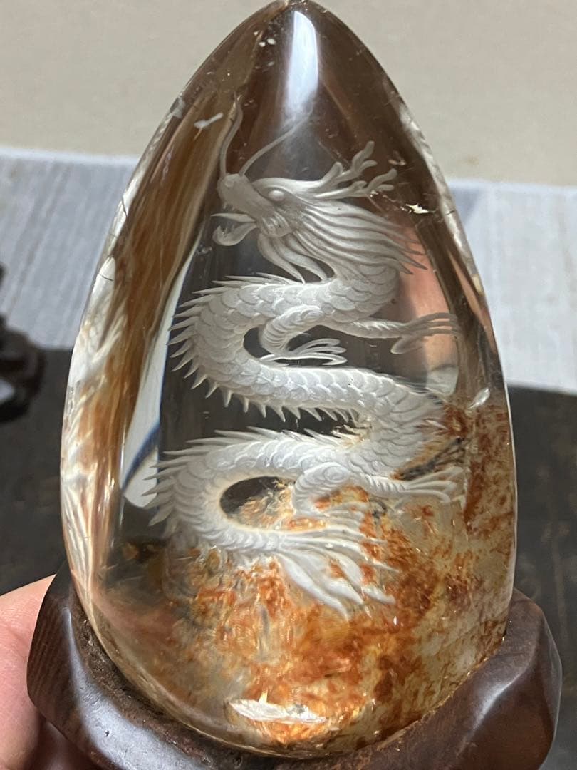 オーロラクォーツ龍彫置物　台座付　約115.3×約68.6mm×約50.4mm