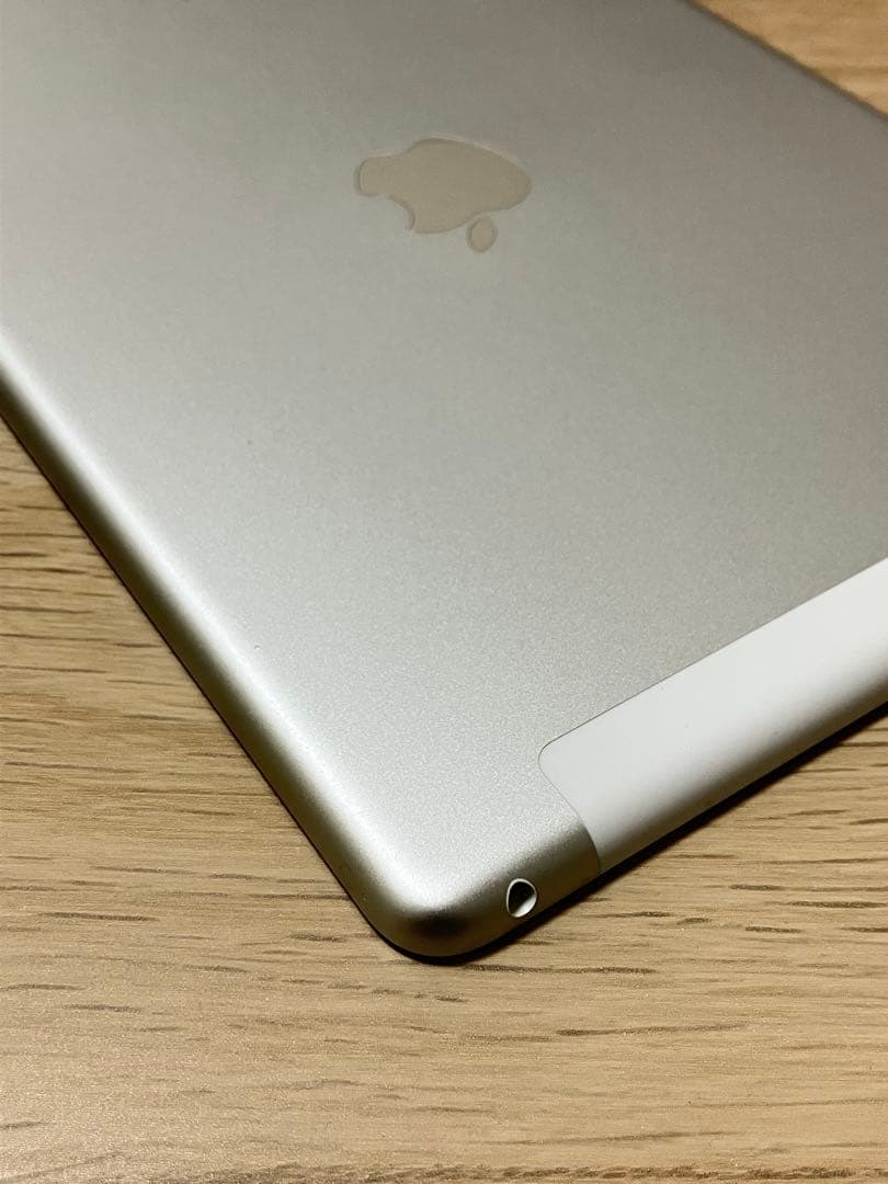 美品バッテリー劣化なしiPad 第7世代 32GB Wi-Fi セルラードコモ