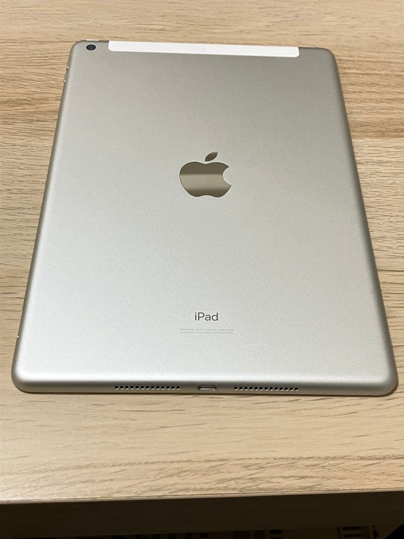 美品バッテリー劣化なしiPad 第7世代 32GB Wi-Fi セルラードコモ