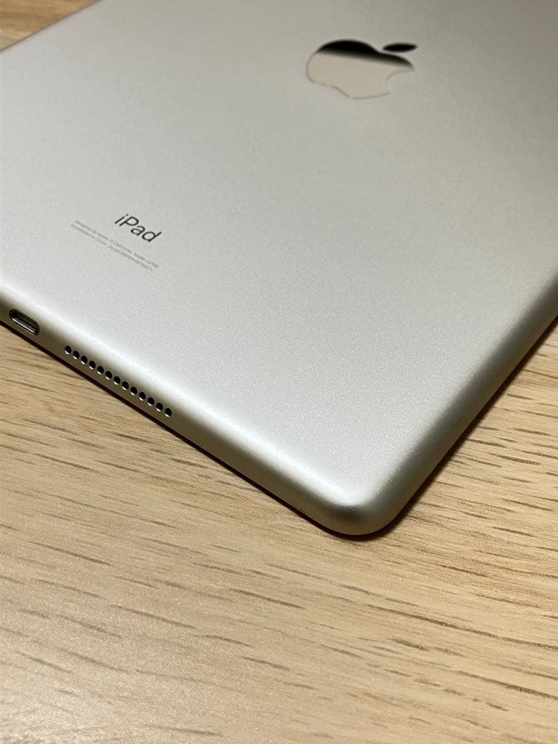 美品バッテリー劣化なしiPad 第7世代 32GB Wi-Fi セルラードコモ