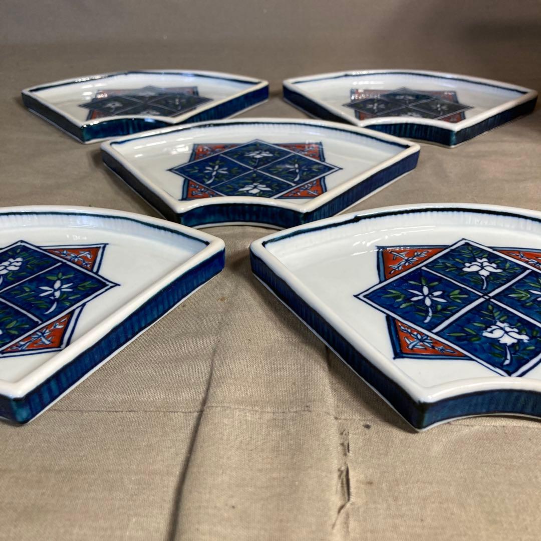 【源右衛門】古伊万里の伝統　日本の名窯　舘林源右衛門作　染錦草紋　扇面皿五枚揃