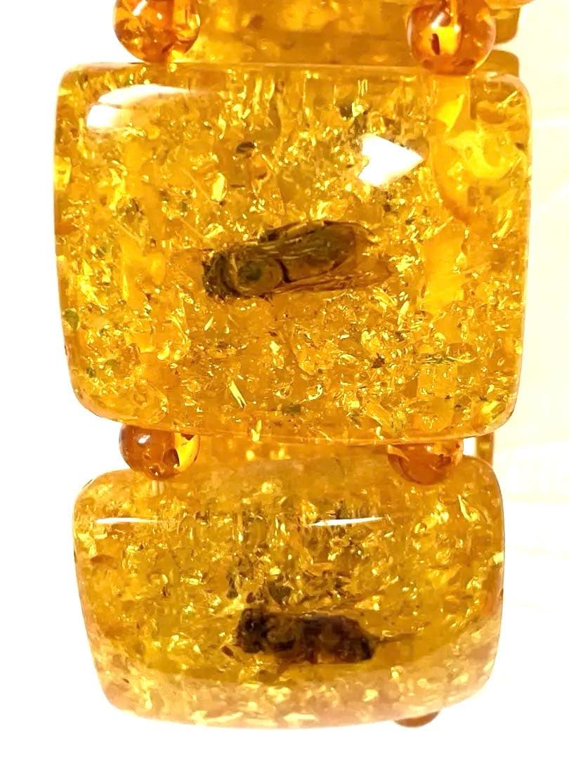 稀少　昆虫が封入された珍しいアンバー(透明な天然琥珀)ビーズ使用のブレスレット