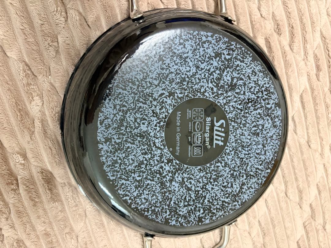 タイムセール　Silit 両手鍋 ブラック 25cm