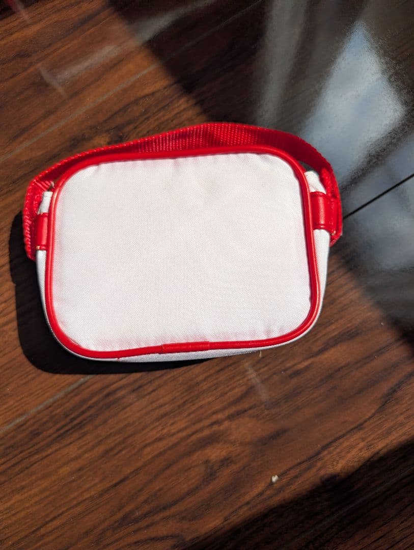 ラブアイズパレット、ラブキッスルージュ