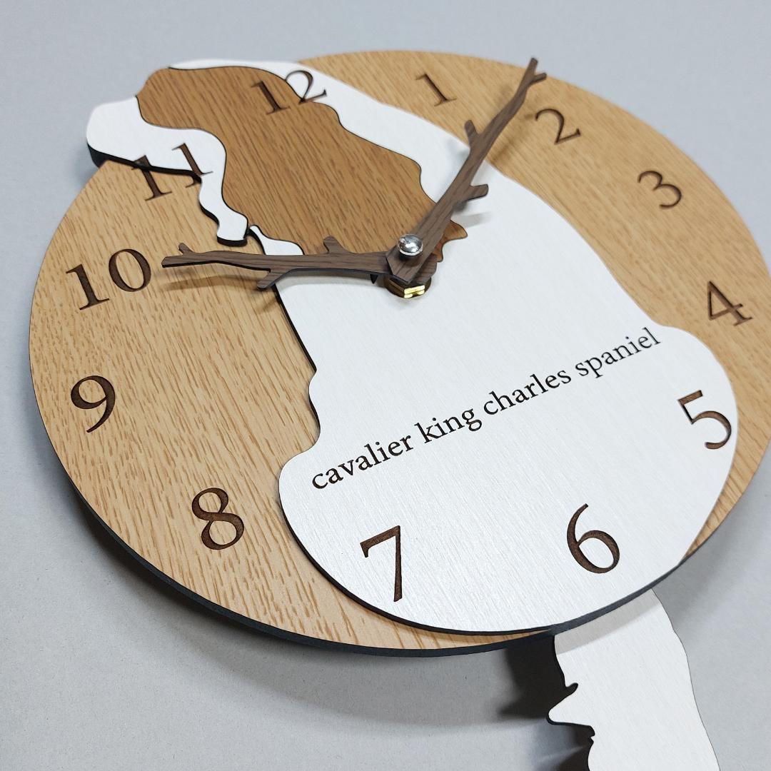 【期間限定値下げ】名入れ　しっぽ 振り子・はみ出し掛時計　キャバリア