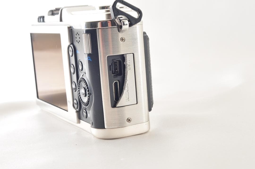【C1110】OLYMPUS オリンパス PEN E-P1 シルバー