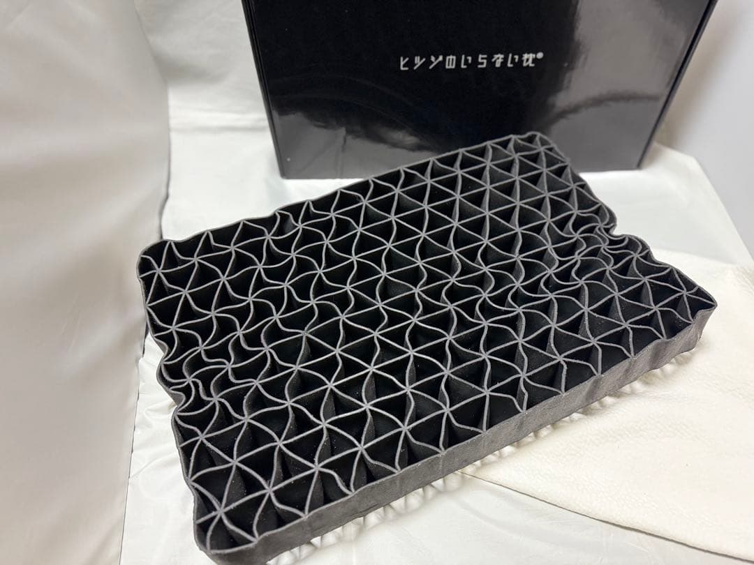 ヒツジのいらない枕 洗える TPE 頭 首の負担軽減 枕カバー付き 箱あり 美品