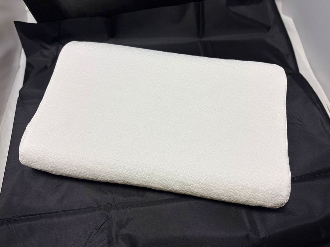 ヒツジのいらない枕 洗える TPE 頭 首の負担軽減 枕カバー付き 箱あり 美品